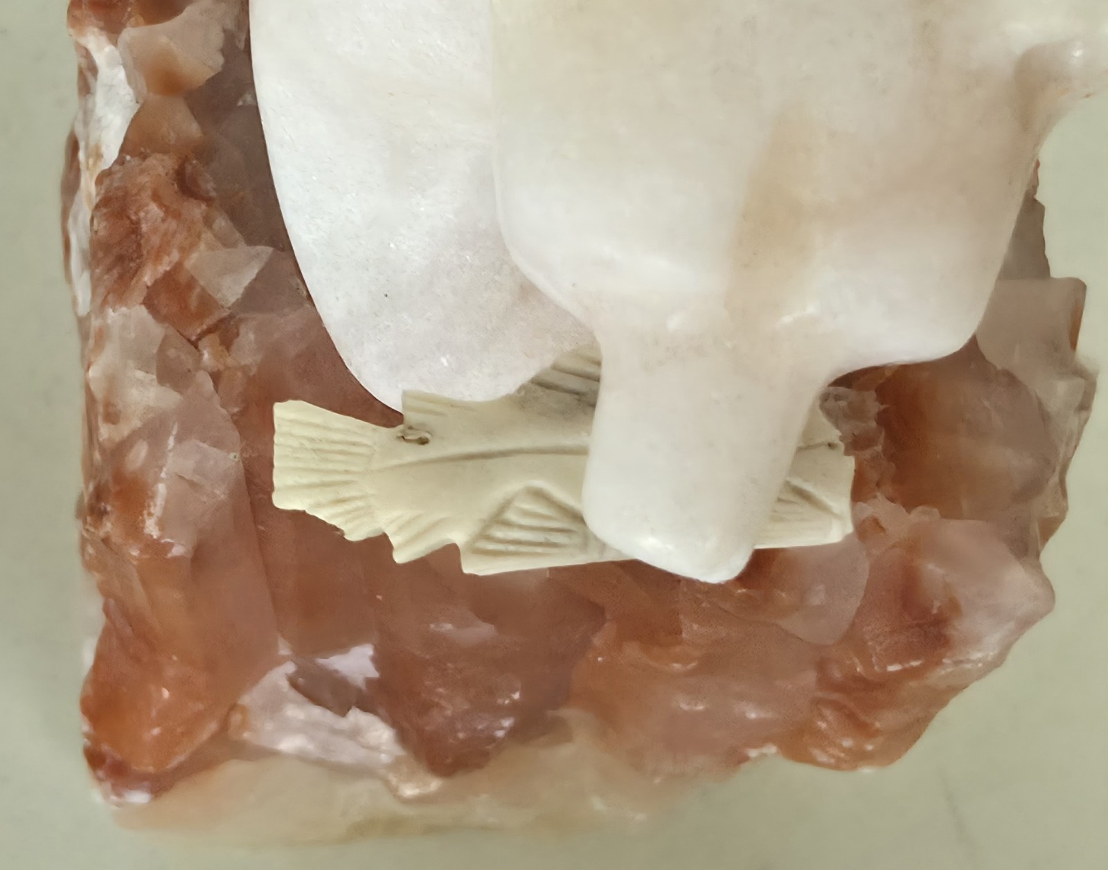 Eddie Lee SIGNED Carved 8&Prime; Alabaster Bear w/ Fish on Red Calcite Base – OOAK
