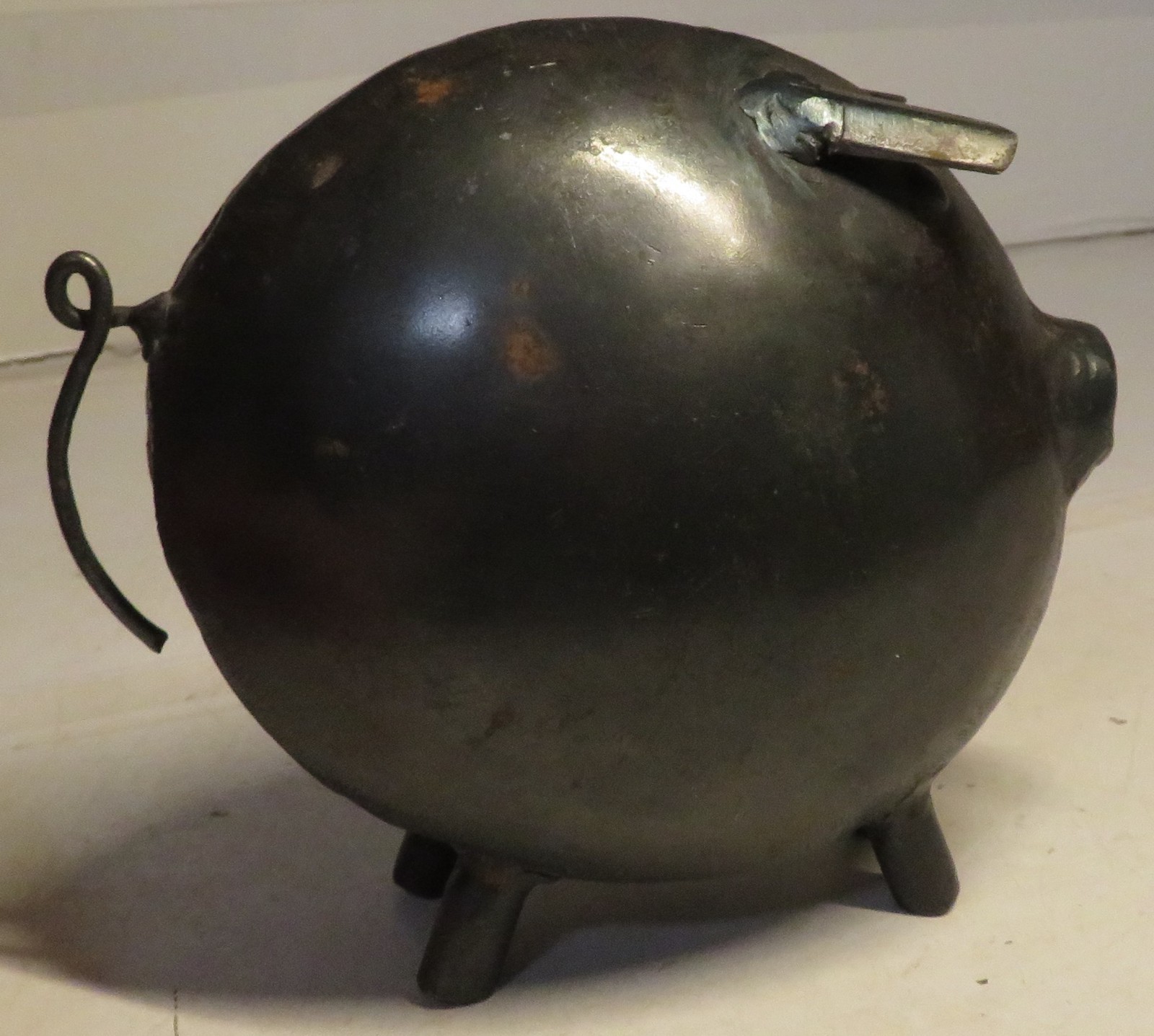 Vintage Metal Mid Century Modern Steel Artisan Pig Sculpture 5.5&Prime; Tall 6&Prime; Long