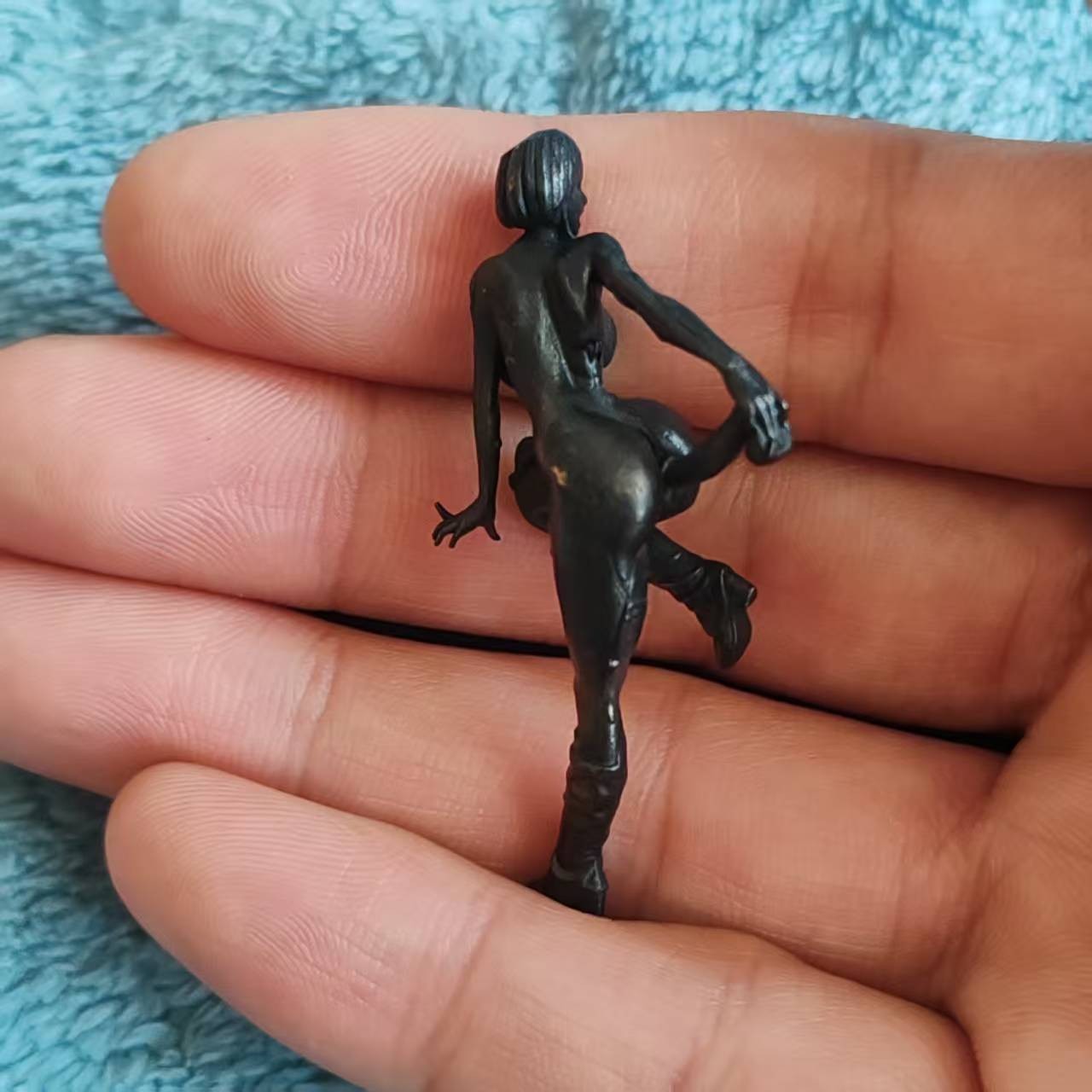 Black Solid Brass Chinese Anime Figure Sexy Beauty Model Statue Keychain Pendant