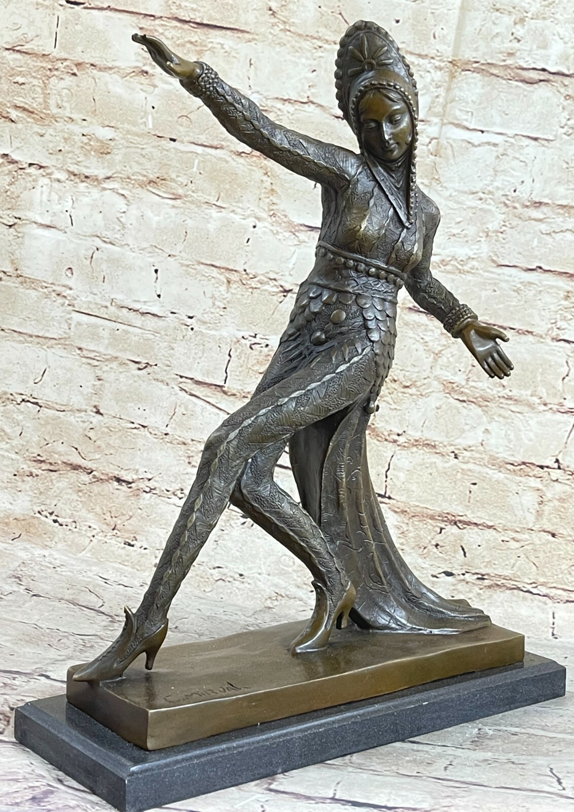 Bronze sculpture. « Dancer ». Inspired by models by C. Mirval (current 1900- 1930s