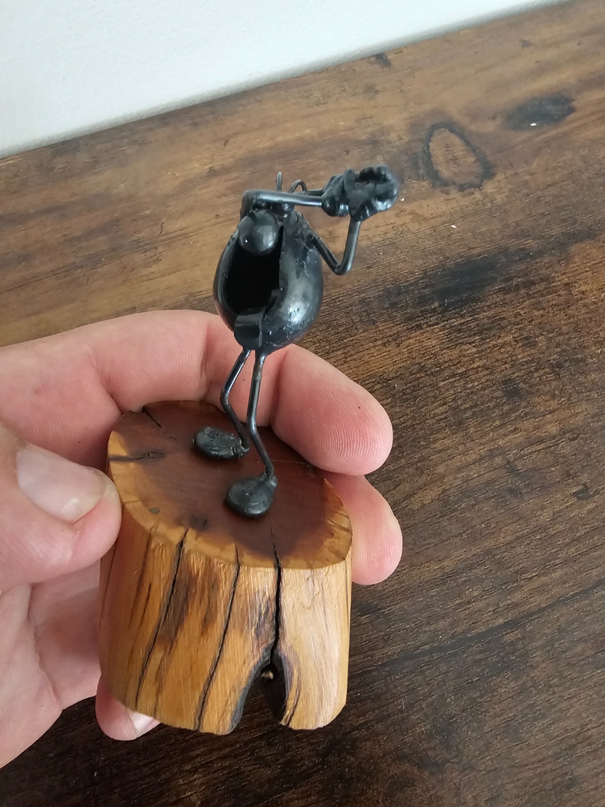 Original Old 1983 Flea Golf Player Greg Quayle Metal 4&Prime; Sculpture With Wood Base