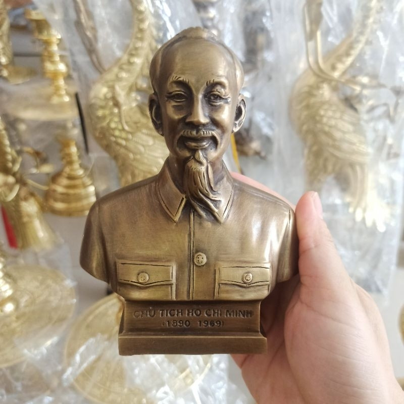 Statues of President Ho Chi Minh by Bronze Revering a Vietnam National Hero