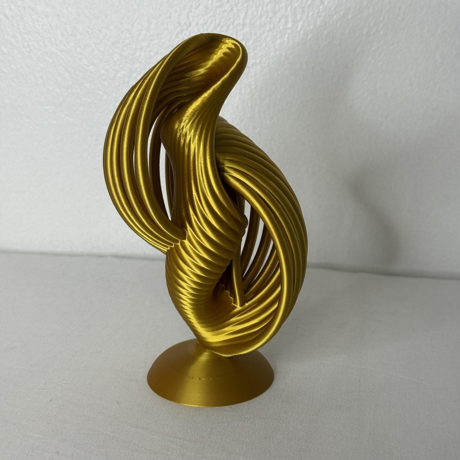 Modern Abstract Gold Plastic Sculpture Spiral Wave Art Desk Home Decor 6.5&Prime;