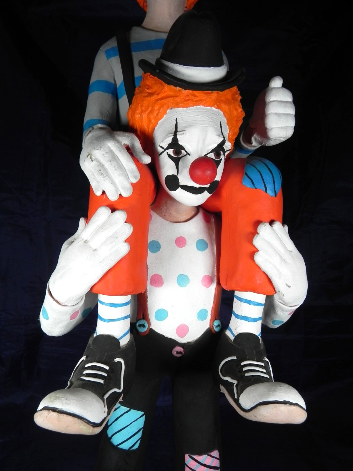 Austin Production 21&Prime; Signed Eduardo Chalkware &rsquo;85 Clown on Shoulders Sculpture