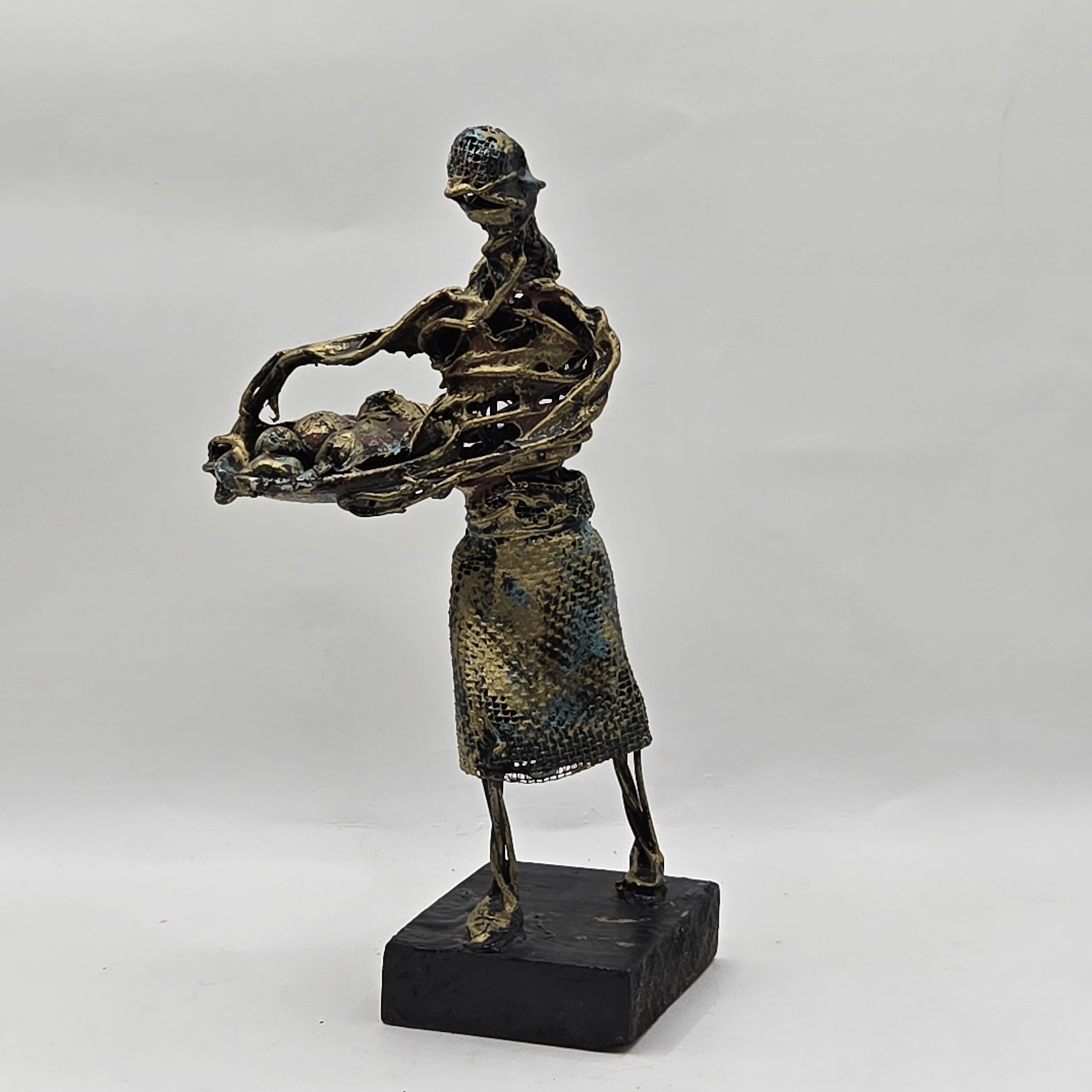 VTG Village People Woman Twisted Wire Mesh Golden Modern Art Sculpture 7.5&Prime;H