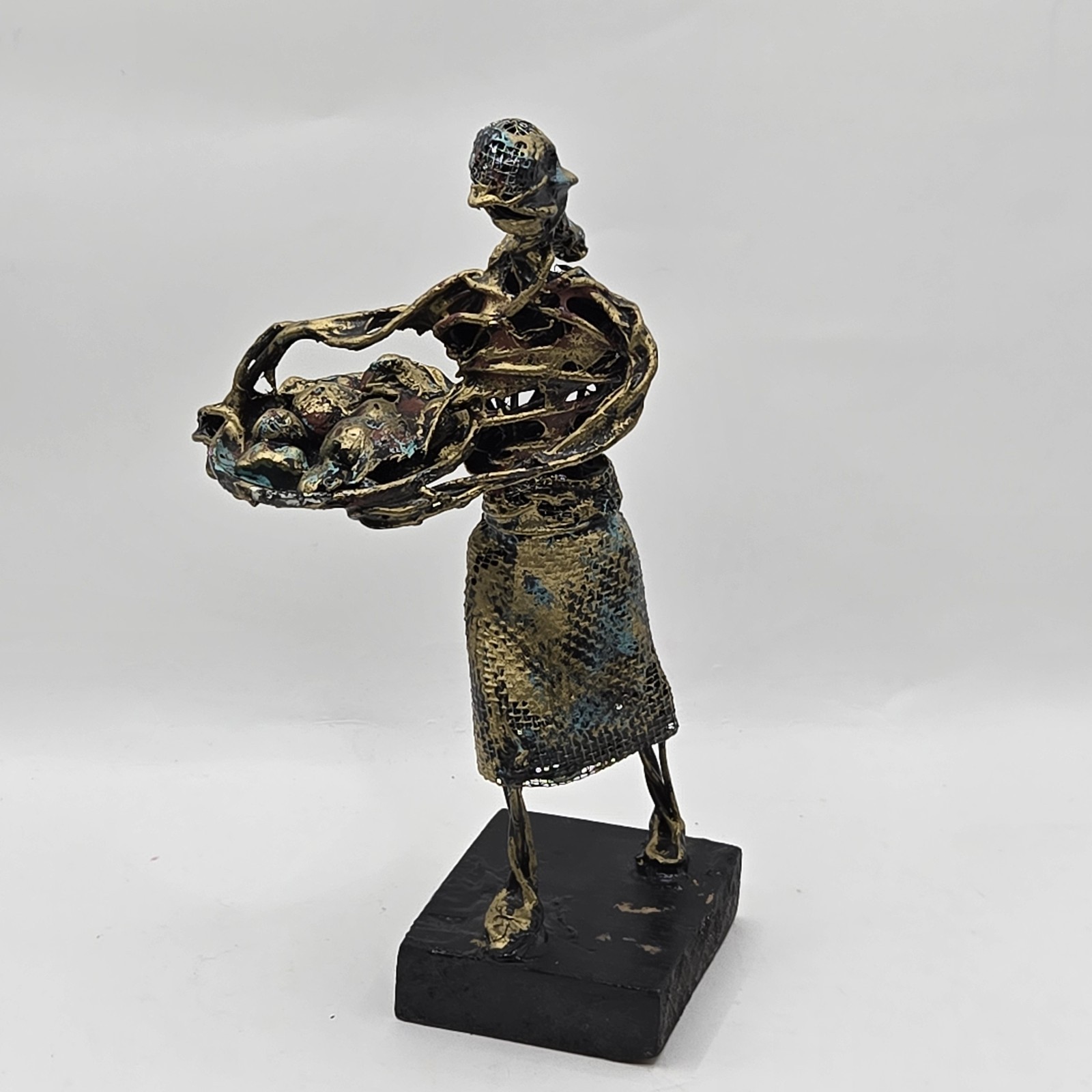 VTG Village People Woman Twisted Wire Mesh Golden Modern Art Sculpture 7.5&Prime;H