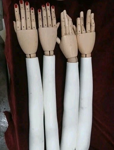 8PCs OF VTG LOT ROBOT MANNEQUINS HAND CARVED ARTIFICIAL JEWELRY DESIGN SHOWCASE