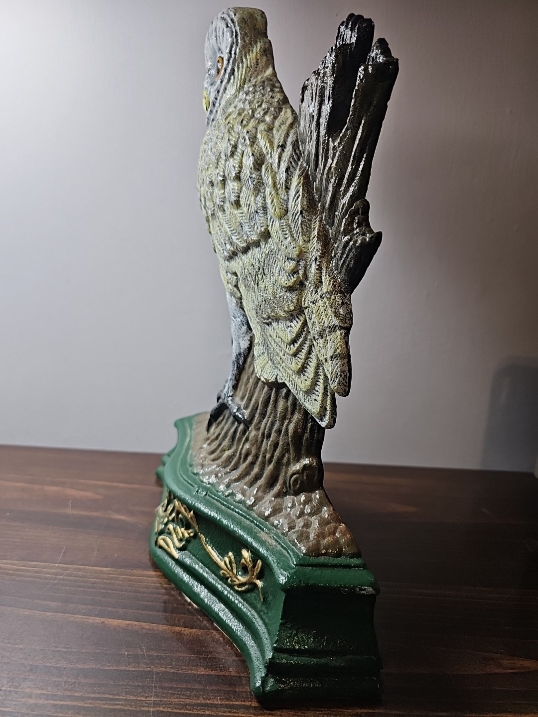 Large 13×10&Prime; Sculpture Snowy Owl Cast Iron Coloured On Tree Stump Green Base 6lb