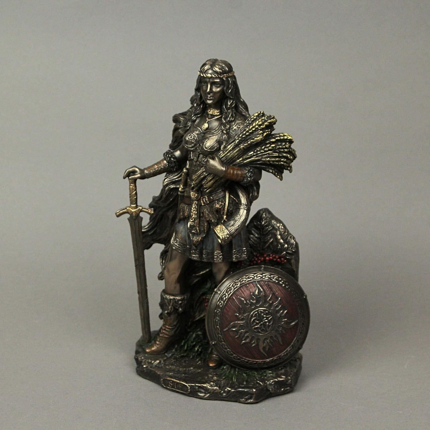 Stylish Lady Sif Home Decor Piece, Perfect for Mother&rsquo;s Day or Valentine&rsquo;s