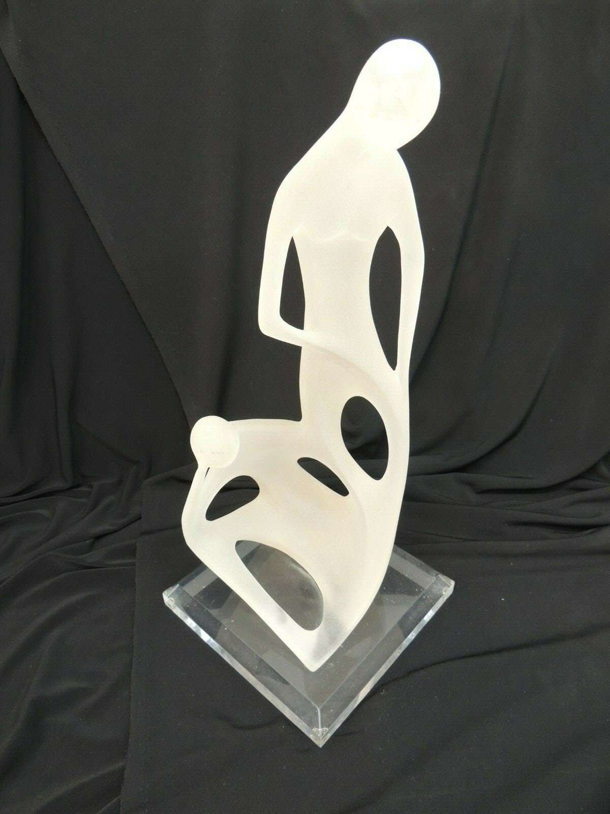 ART SCULPTURE 2 PEOPLE 13.5&Prime;