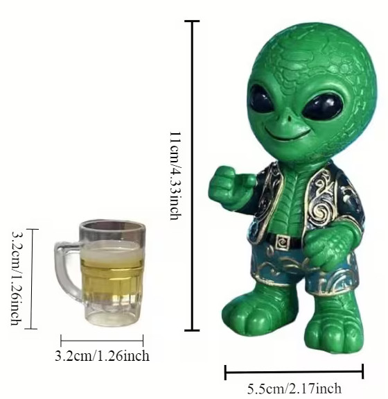 4.3&Prime; Fashionista GREEN ALIEN BEER DUDE Is Partying! Resin Figurine 4.3×2.2