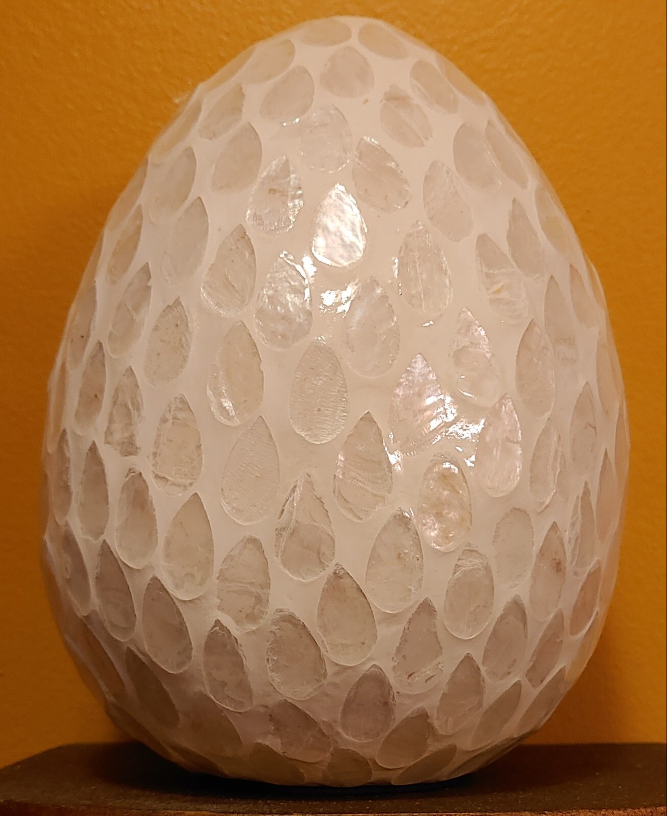 NEW !! Edens Wood Mother Of Pearl Iridescent Egg Sculpture 7 In X 5 In