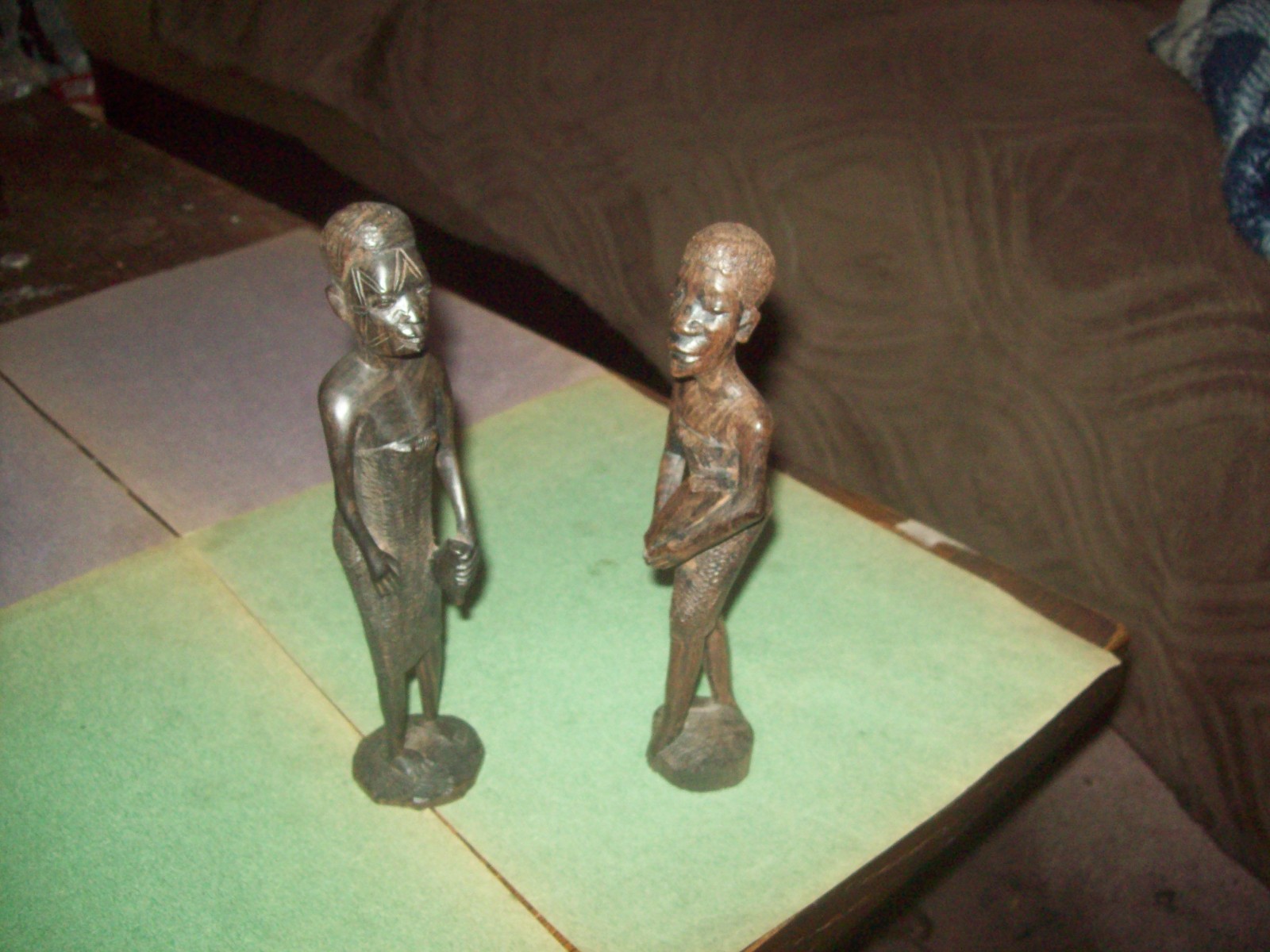 VINTAGE AFRICAN TWO GIRLS HAND CARVED WOODEN STATUE FIGURINE TRIBAL ART