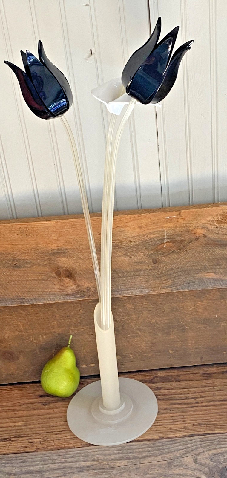 MCM 80&rsquo;s Lucite Acrylic Cala Lily Sculpture Flowers Vase Floral Post Modern Vtg