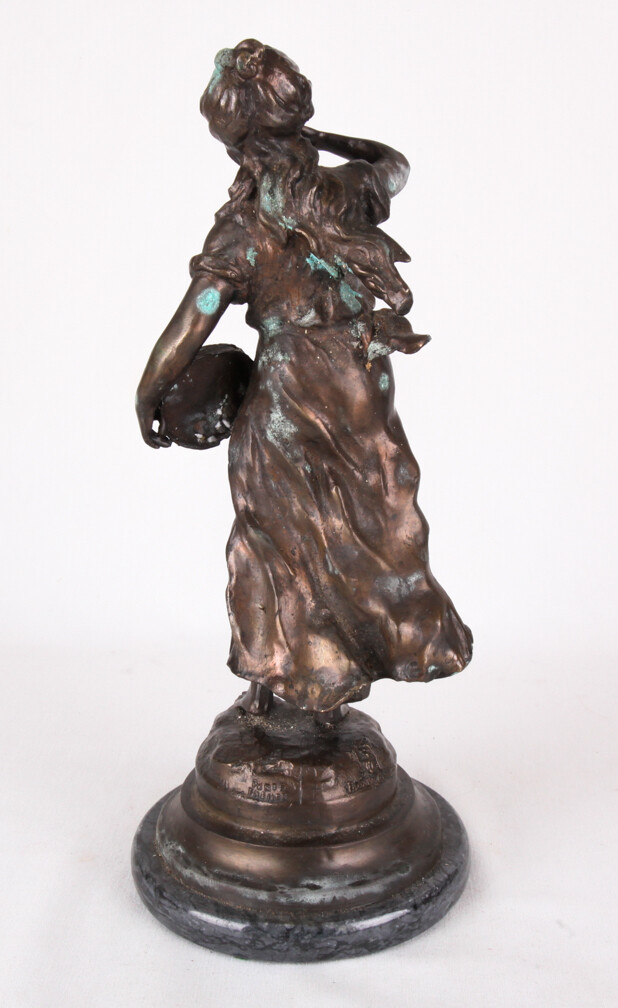 L&F Moreau Bronze Sculpture, « Chanteur Des Rues » (Street Singer), 15&Prime; tall
