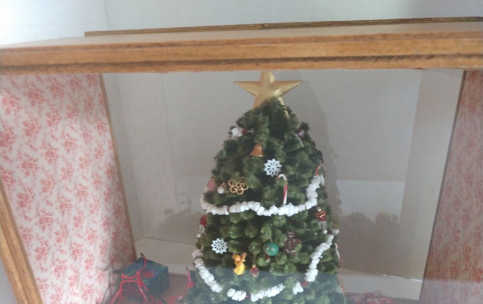 Vintage Christmas Morning Diorama Shadow Box Display mini tree decor art retro