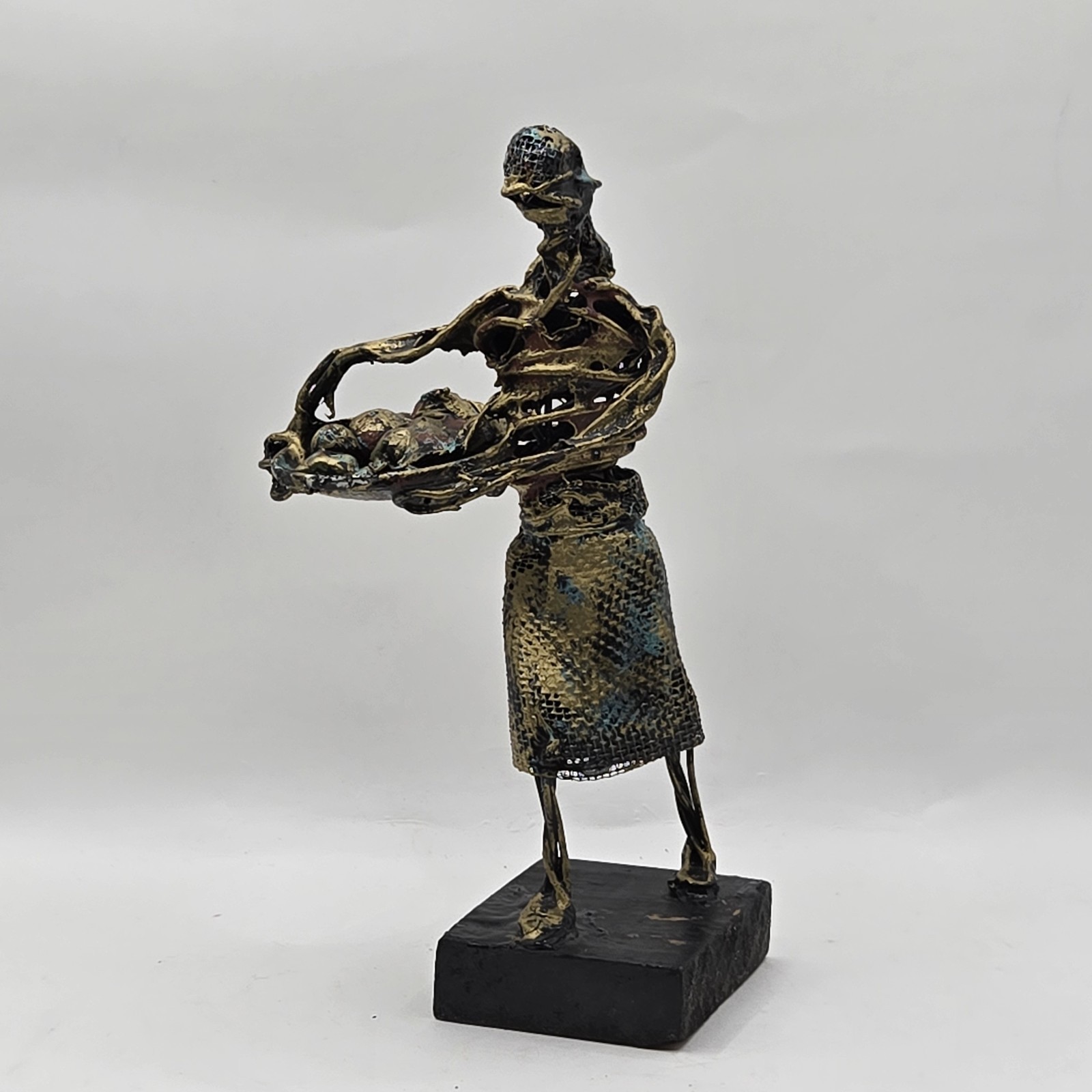 VTG Village People Woman Twisted Wire Mesh Golden Modern Art Sculpture 7.5&Prime;H