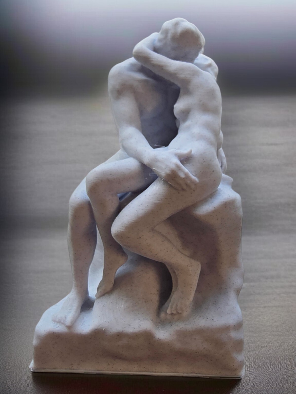 The Kiss Sculpture Replica of Rodin – 3D Printed Romantic Statue, Elegant Home &