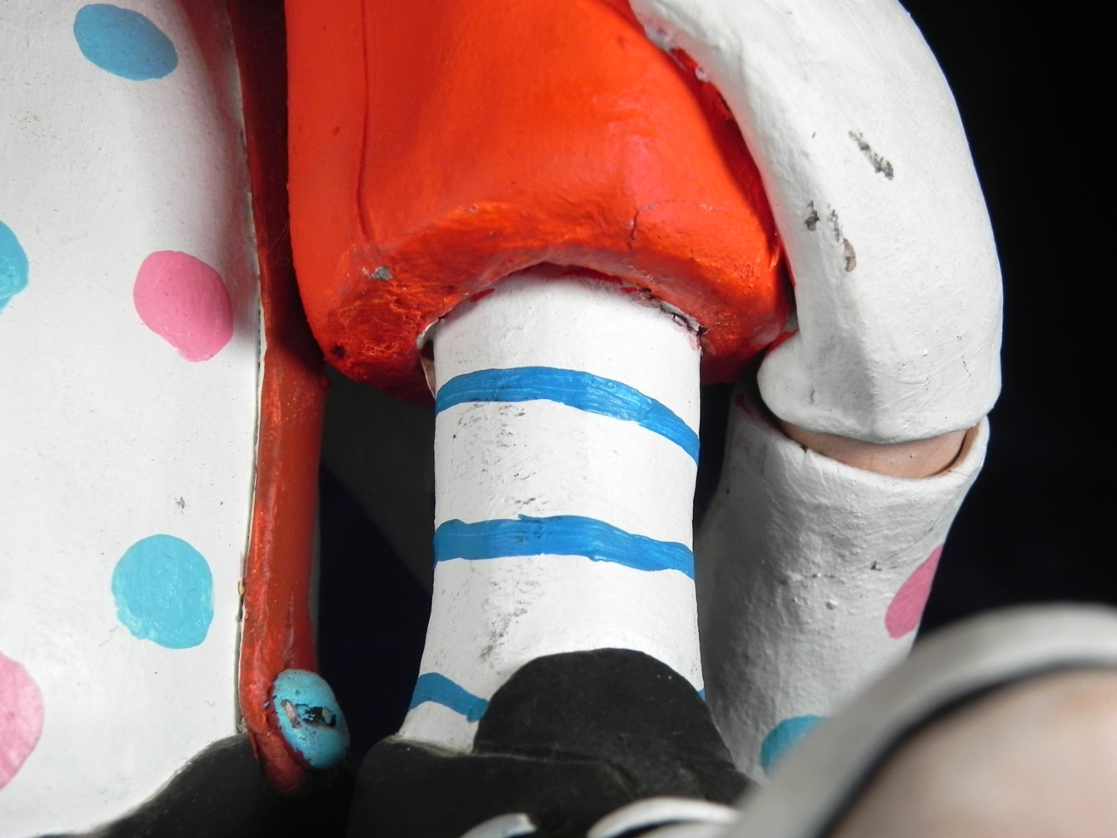 Austin Production 21&Prime; Signed Eduardo Chalkware &rsquo;85 Clown on Shoulders Sculpture