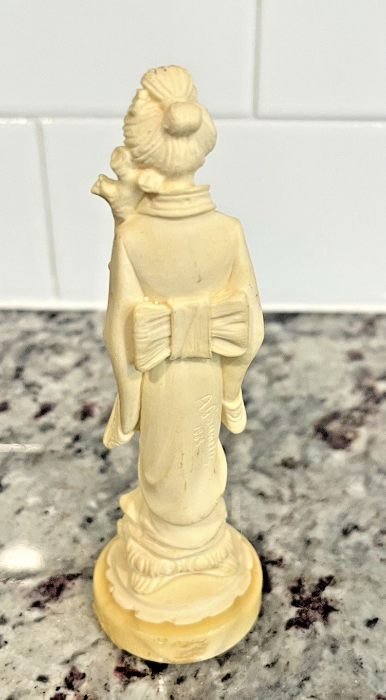 Vintage A. Giannelli Alabaster on Marble Asian Sculpture Woman Figurine 1983 5&Prime;